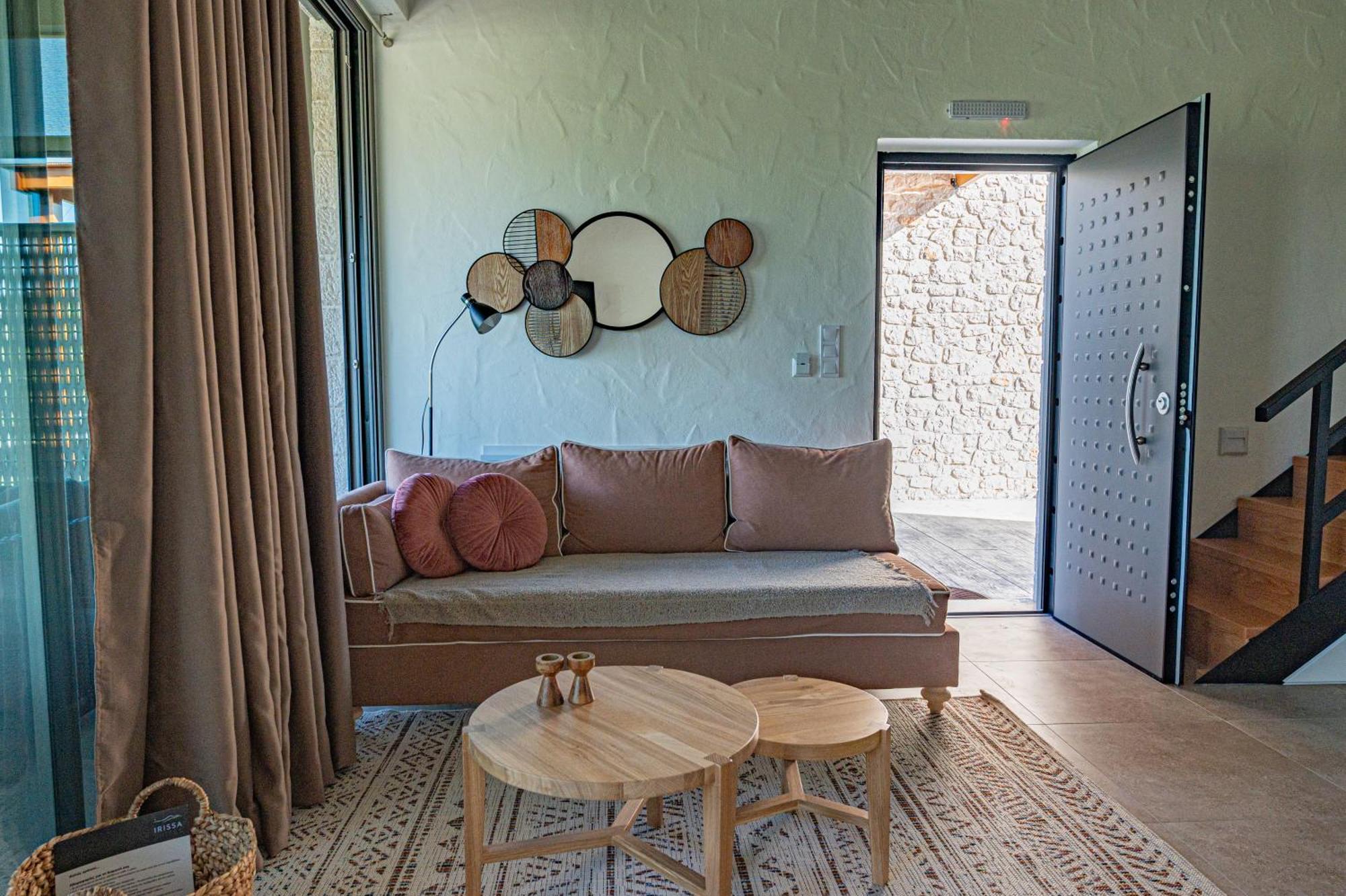 Irissa Suites Paralia Irion Bagian luar foto