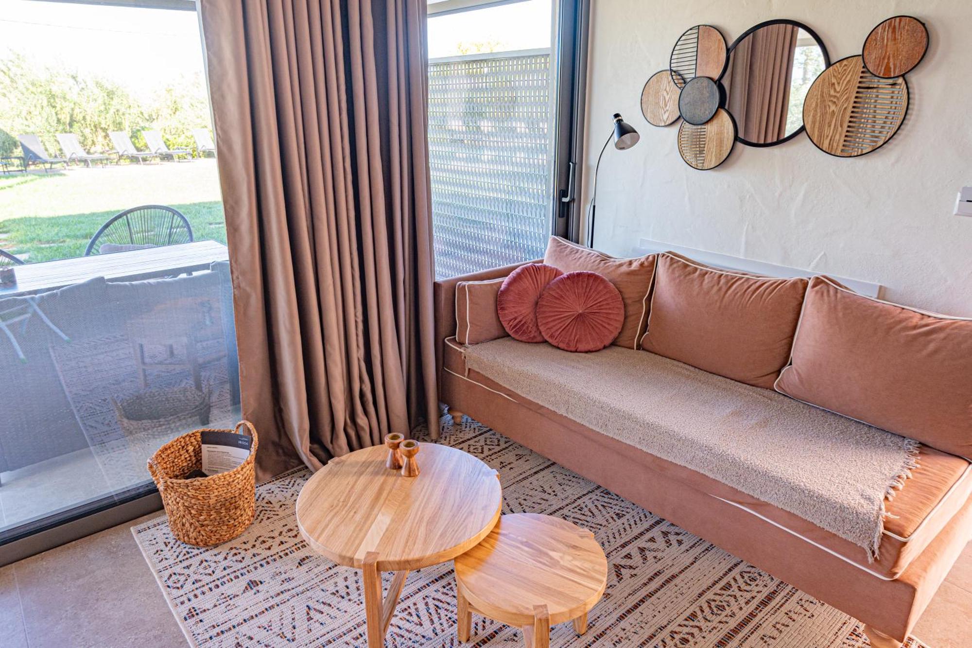 Irissa Suites Paralia Irion Bagian luar foto
